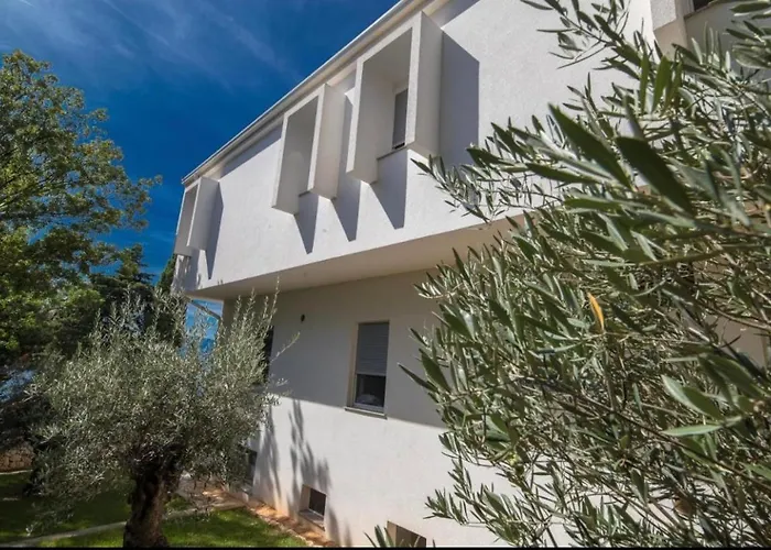 Sea La Vie Bed & Breakfast 4*