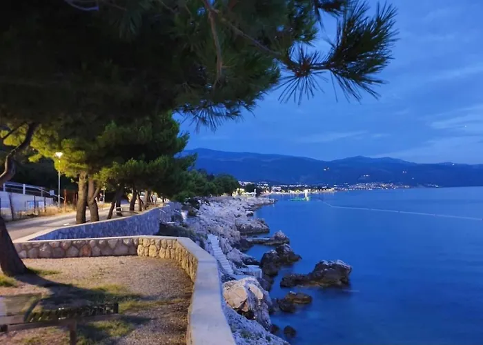 Sea La Vie Bed & Breakfast 4*