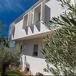 Sea La Vie B&B 4*