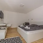 Sea La Vie B&B 4*