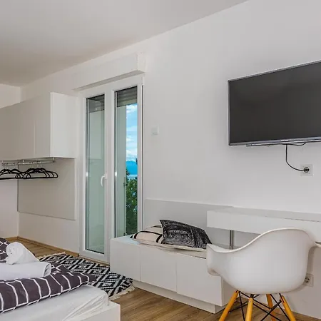 ベッド・アンド・ブレックファスト Sea La Vie