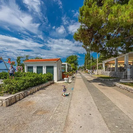 ベッド・アンド・ブレックファスト Sea La Vie