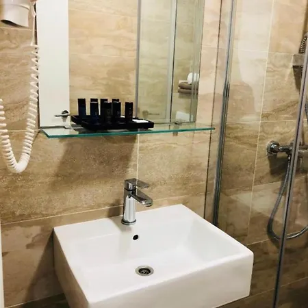 ベッド・アンド・ブレックファスト Sea La Vie 4*