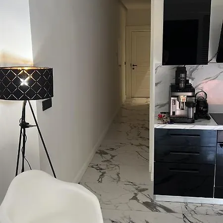 ベッド・アンド・ブレックファスト Sea La Vie 4*