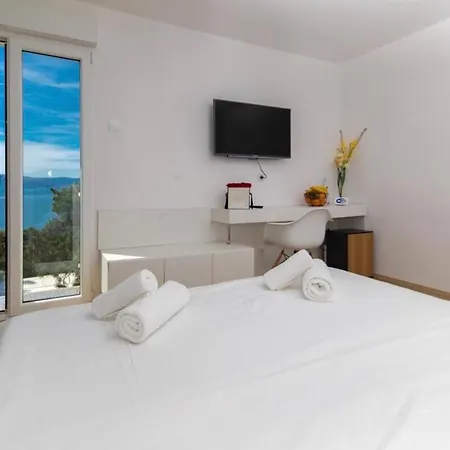 ベッド・アンド・ブレックファスト Sea La Vie ノヴィ・ヴィノドロスキー